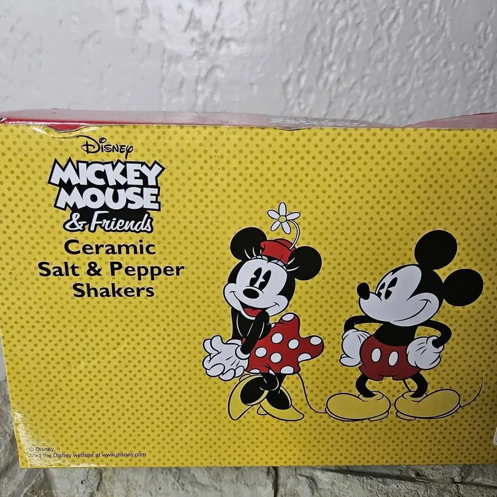 VTG Mickey Mouse & Minnie Mouse Salt & Pepper Shaker Set Disney Collectibles